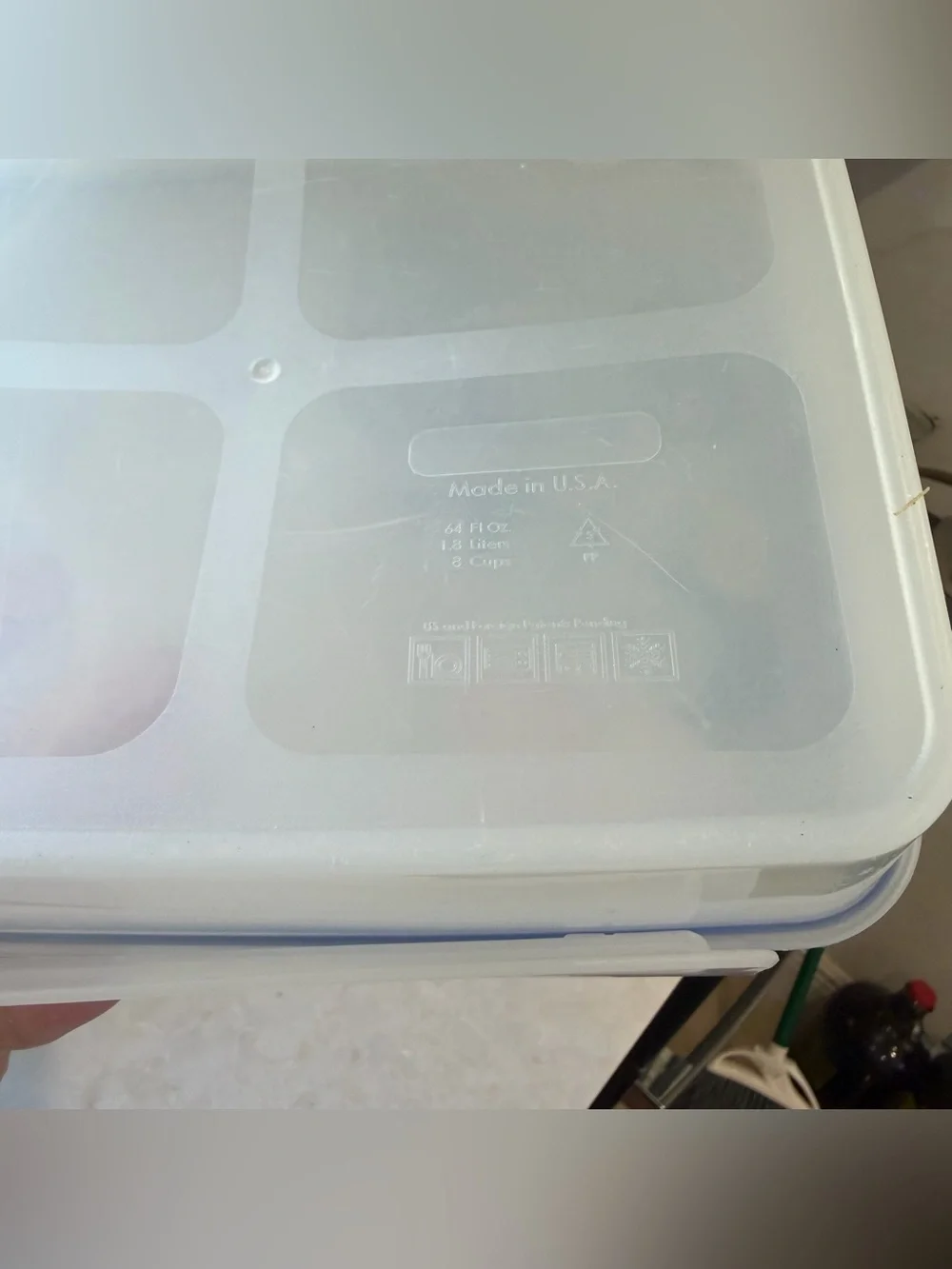 Plastic Food Storage Container Set with Colorful Lids